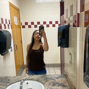 Hi ! I’m Sonia!
Im new! Help me start selling lol ??